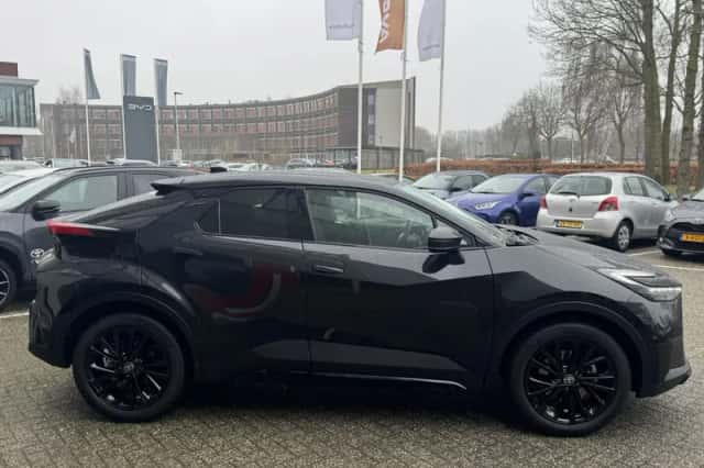 Toyota C hr (2026) thumbnail 12