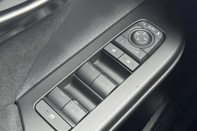 Toyota C hr (2026) thumbnail 17