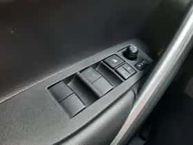 Toyota Corolla (2023) thumbnail 19