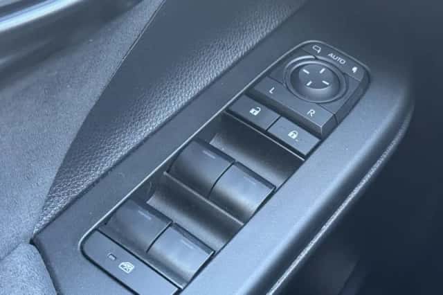 Toyota C hr (2025) thumbnail 18
