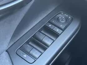 Toyota C hr (2025) thumbnail 18