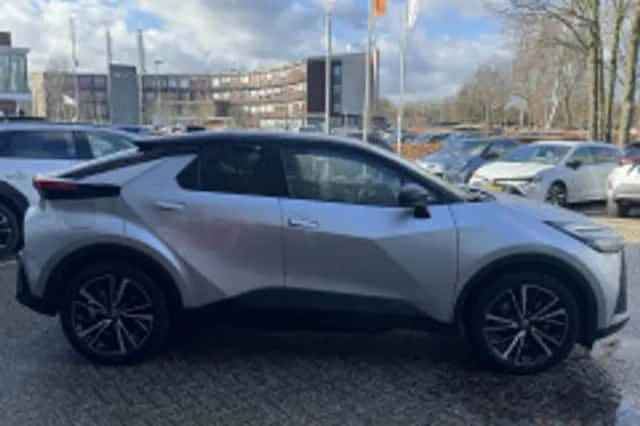 Toyota C hr (2025) thumbnail 3