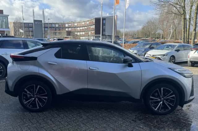 Toyota C hr (2025) thumbnail 9