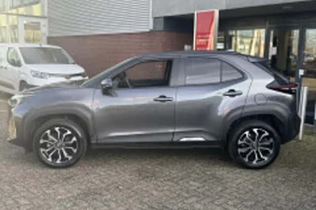 Toyota Yaris Cross (2025) thumbnail 5
