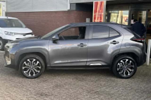 Toyota Yaris Cross (2025) thumbnail 5
