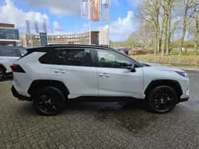 Toyota RAV4 (2024) thumbnail 12