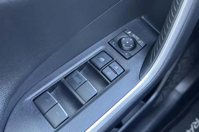 Toyota RAV4 (2024) thumbnail 17