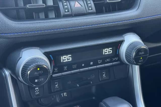 Toyota RAV4 (2024) thumbnail 26