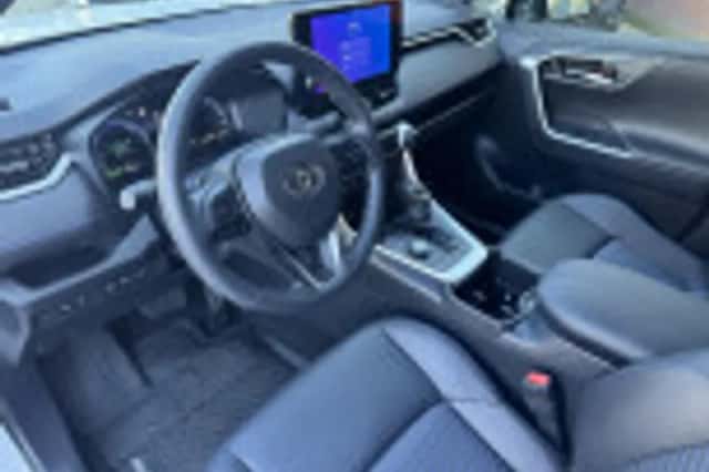 Toyota RAV4 (2024) thumbnail 37