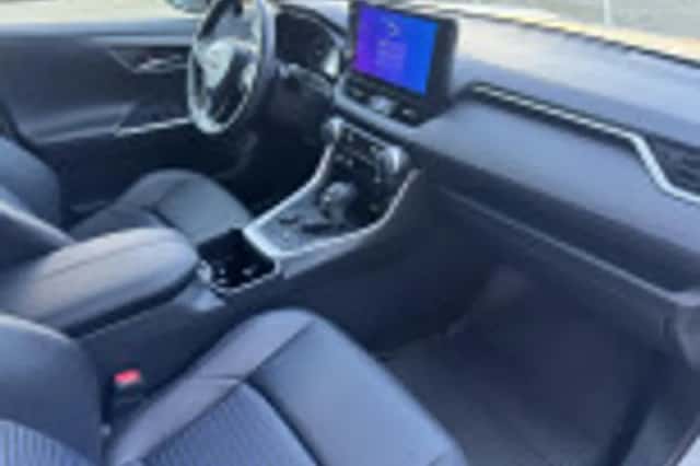 Toyota RAV4 (2024) thumbnail 39