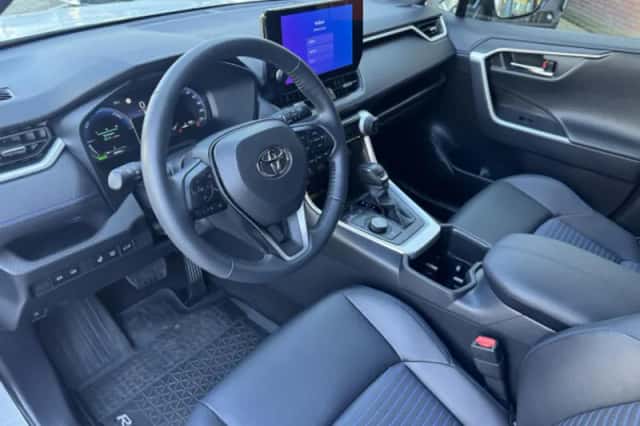 Toyota RAV4 (2024) thumbnail 69