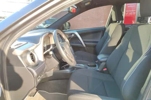 Toyota RAV4 (2018) thumbnail 15