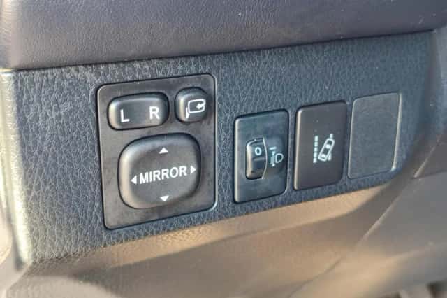 Toyota RAV4 (2018) thumbnail 17