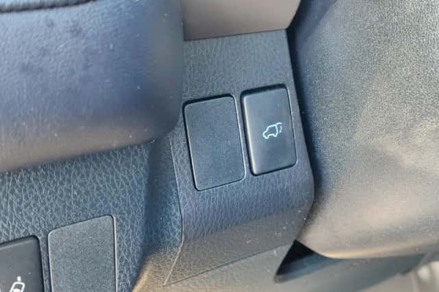 Toyota RAV4 (2018) thumbnail 18