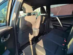 Toyota RAV4 (2018) thumbnail 33
