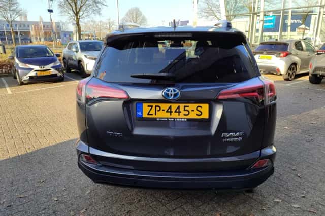 Toyota RAV4 (2018) thumbnail 41