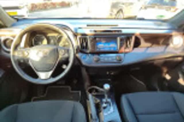 Toyota RAV4 (2018) thumbnail 49