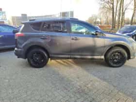 Toyota RAV4 (2018) thumbnail 6