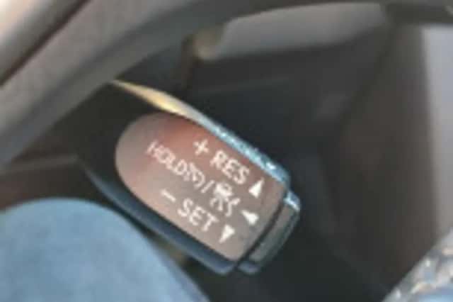 Toyota RAV4 (2018) thumbnail 60