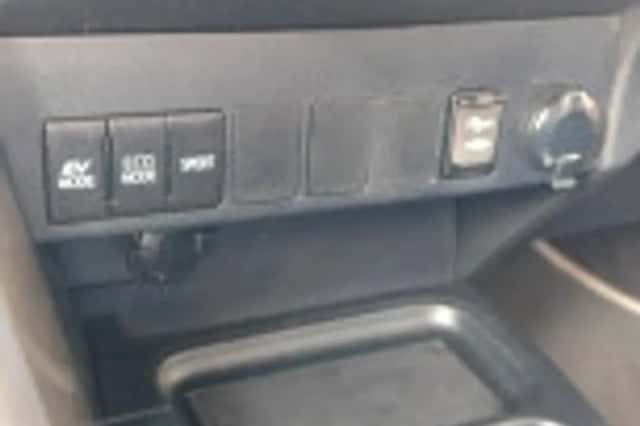 Toyota RAV4 (2018) thumbnail 67