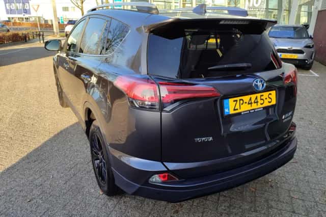 Toyota RAV4 (2018) thumbnail 9
