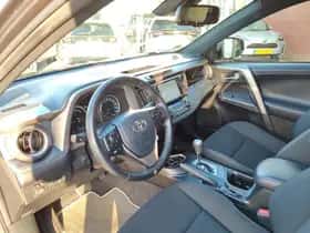 Toyota RAV4 (2018) thumbnail 85