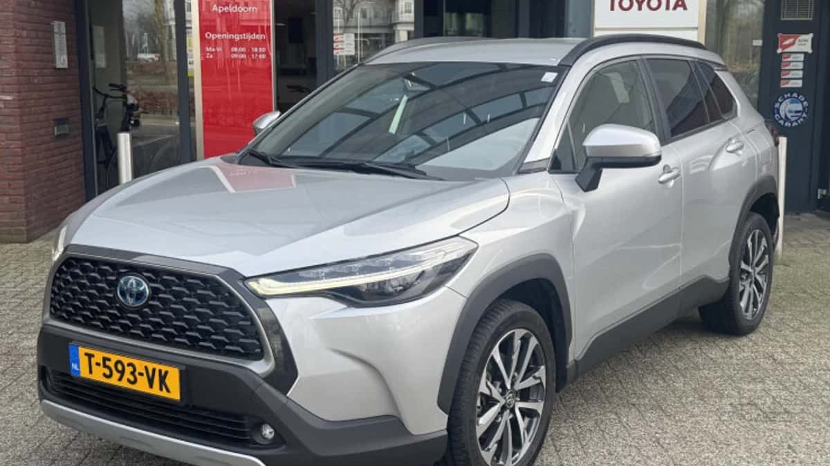 Toyota Corolla (2023) — foto 1