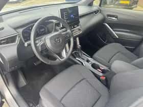 Toyota Corolla (2023) thumbnail 2