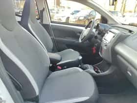 Toyota Aygo (2021) thumbnail 14