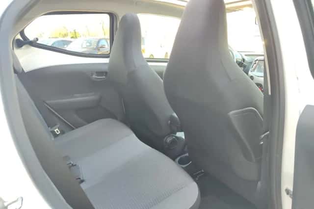 Toyota Aygo (2021) thumbnail 32