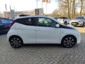 Toyota Aygo (2021) thumbnail 43