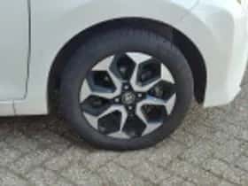 Toyota Aygo (2021) thumbnail 65
