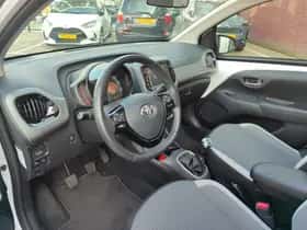 Toyota Aygo (2021) thumbnail 77