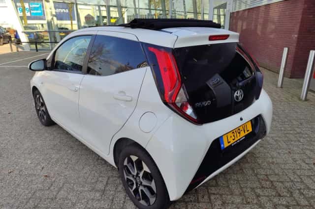 Toyota Aygo (2021) thumbnail 9