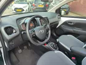 Toyota Aygo (2021) thumbnail 10