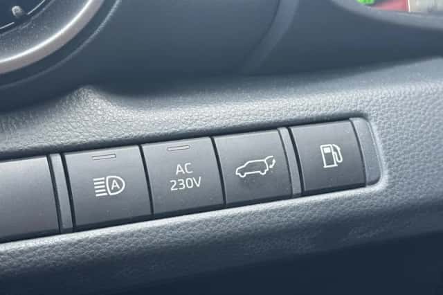 Toyota C hr (2024) thumbnail 18