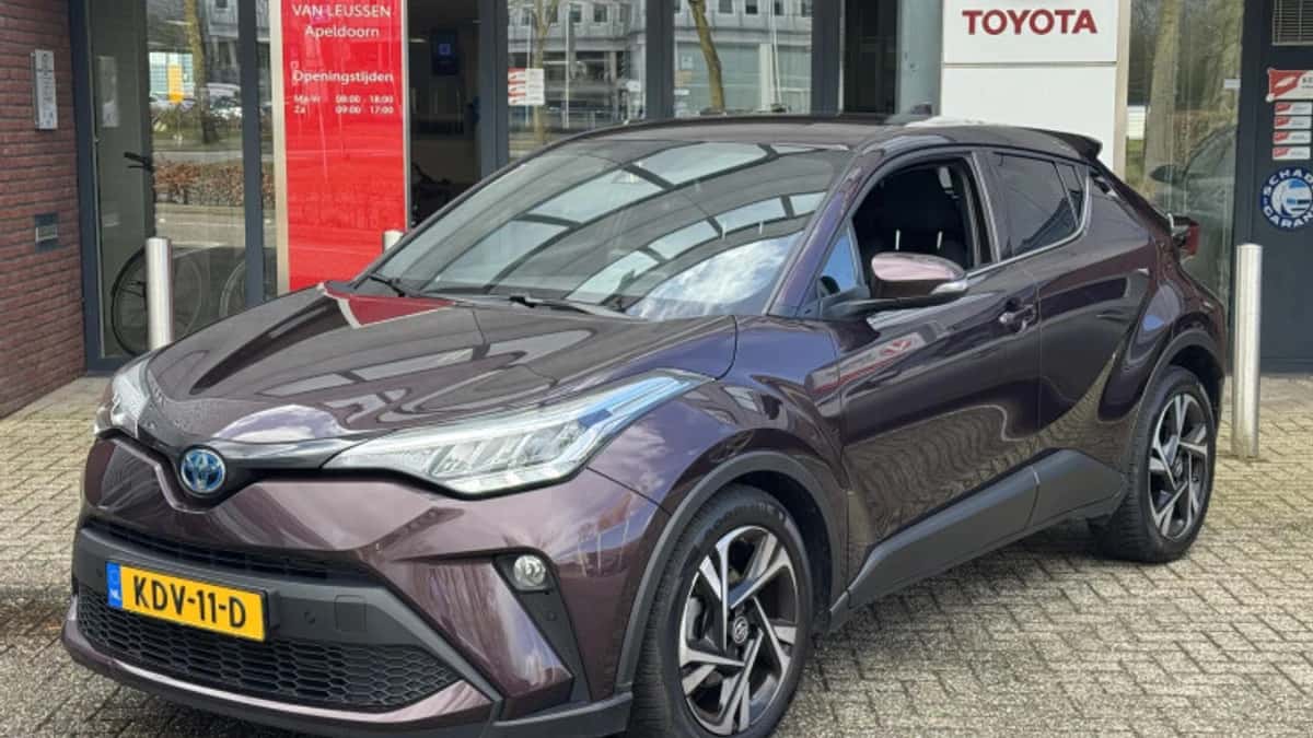 Toyota C hr (2023) — foto 1