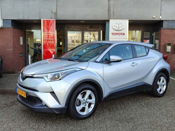 Toyota C hr (2017) — foto 1