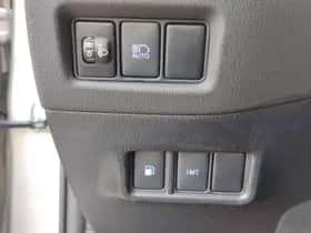 Toyota C hr (2017) thumbnail 16