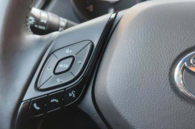 Toyota C hr (2017) thumbnail 18