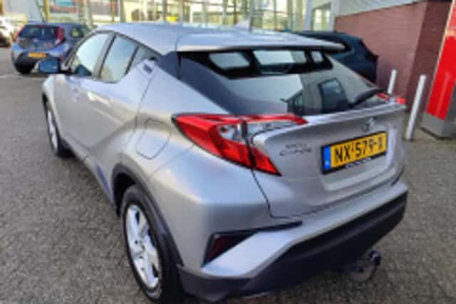 Toyota C hr (2017) thumbnail 3