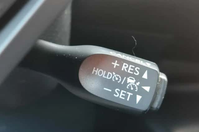 Toyota C hr (2017) thumbnail 22