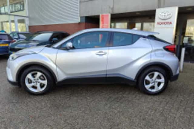 Toyota C hr (2017) thumbnail 5