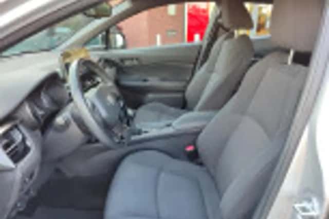 Toyota C hr (2017) thumbnail 44