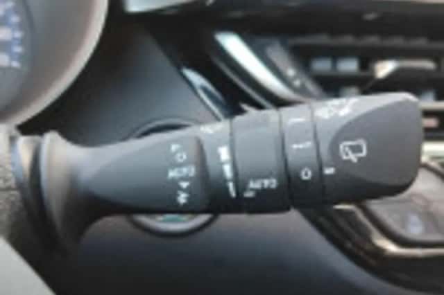 Toyota C hr (2017) thumbnail 52