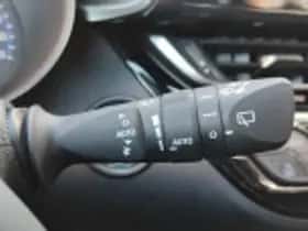 Toyota C hr (2017) thumbnail 52