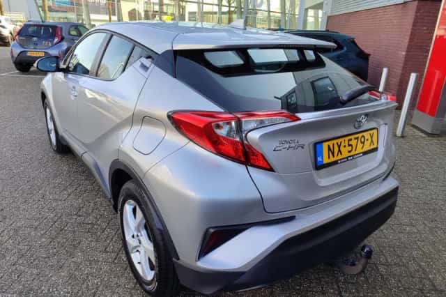 Toyota C hr (2017) thumbnail 9