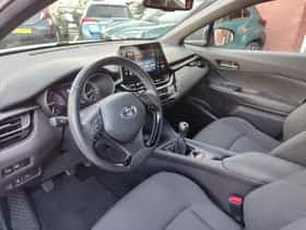Toyota C hr (2017) thumbnail 10