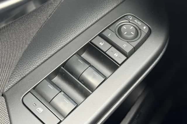 Toyota C hr (2025) thumbnail 17