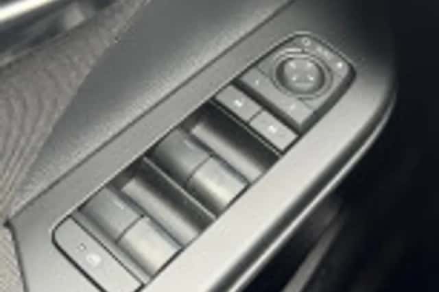 Toyota C hr (2025) thumbnail 43
